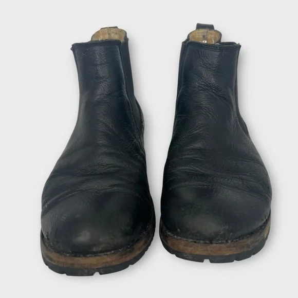 Frye Women’s Black‎ Leather Slip On Booties Distressed Fair Condition 9.5 - Picture 3 of 7